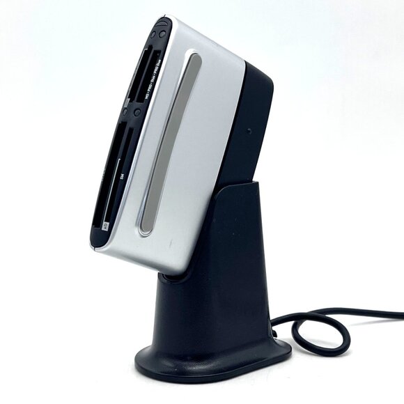 SanDisk ImageMate 12-In-1 USB 2.0 Multi-Card Reader/Writer SDDR-89 With Stand - Picture 2 of 14